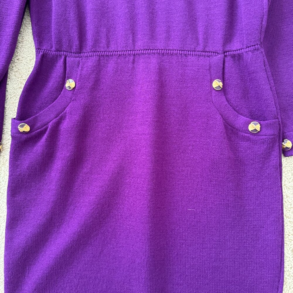 Timeless vintage,  long-sleeved St. John knit sweater dress, size 4 - Picture 6 of 12